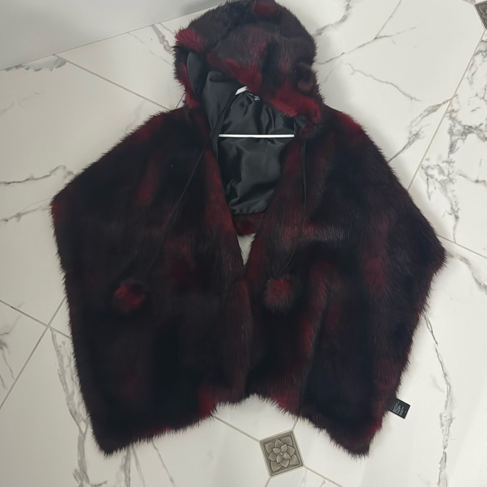 One size Bebe fur shawl/cover